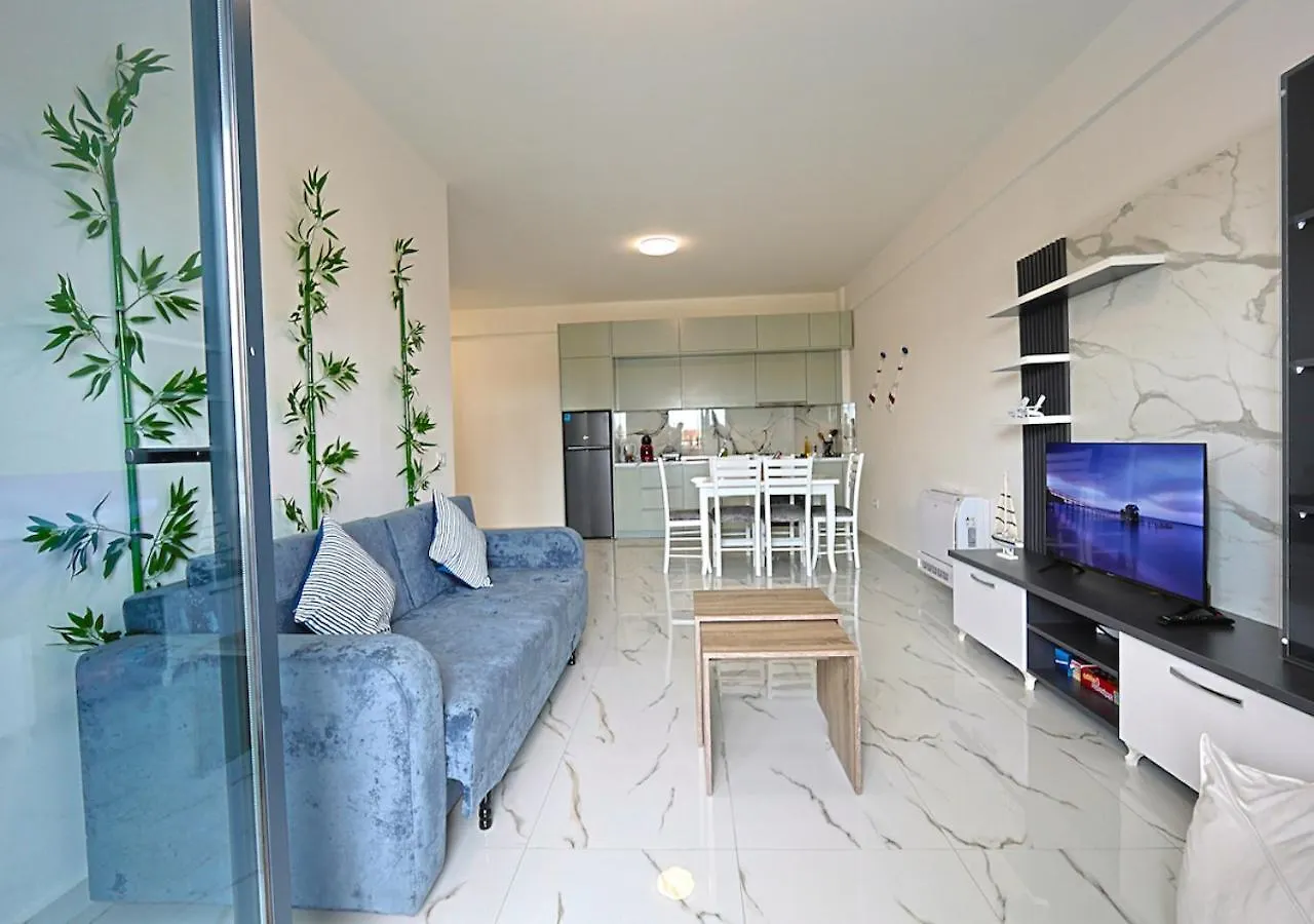 Blue Slide House - 1Br, Waterpark, Shoreline 0*, Golem (Tirana) Albania