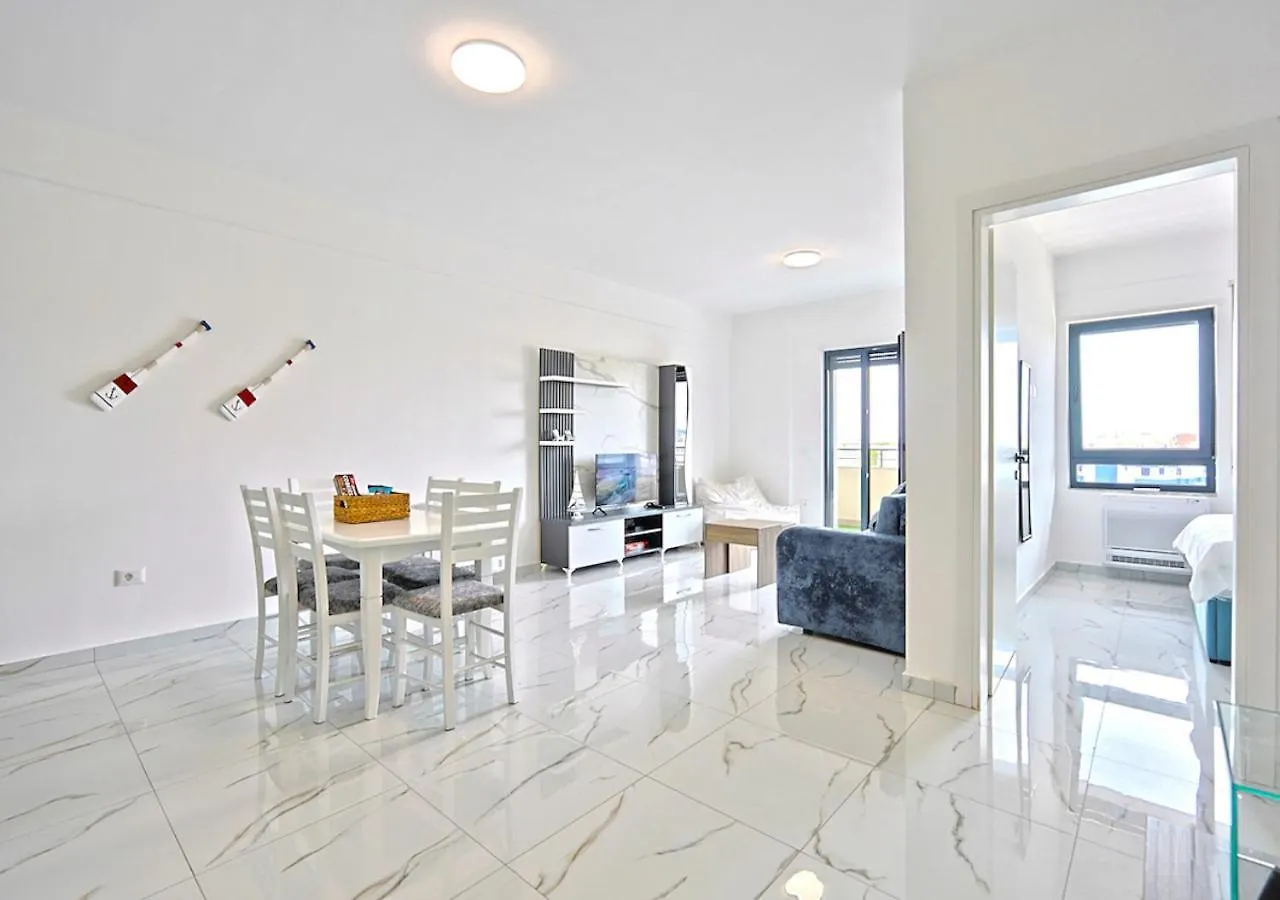 Blue Slide House - 1Br, Waterpark, Shoreline 0*, Golem (Tirana) Albania